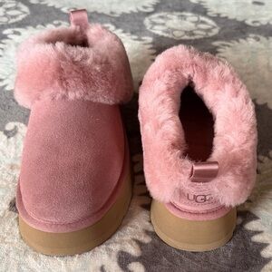 UGG Women's Pink Fluffy Slippers